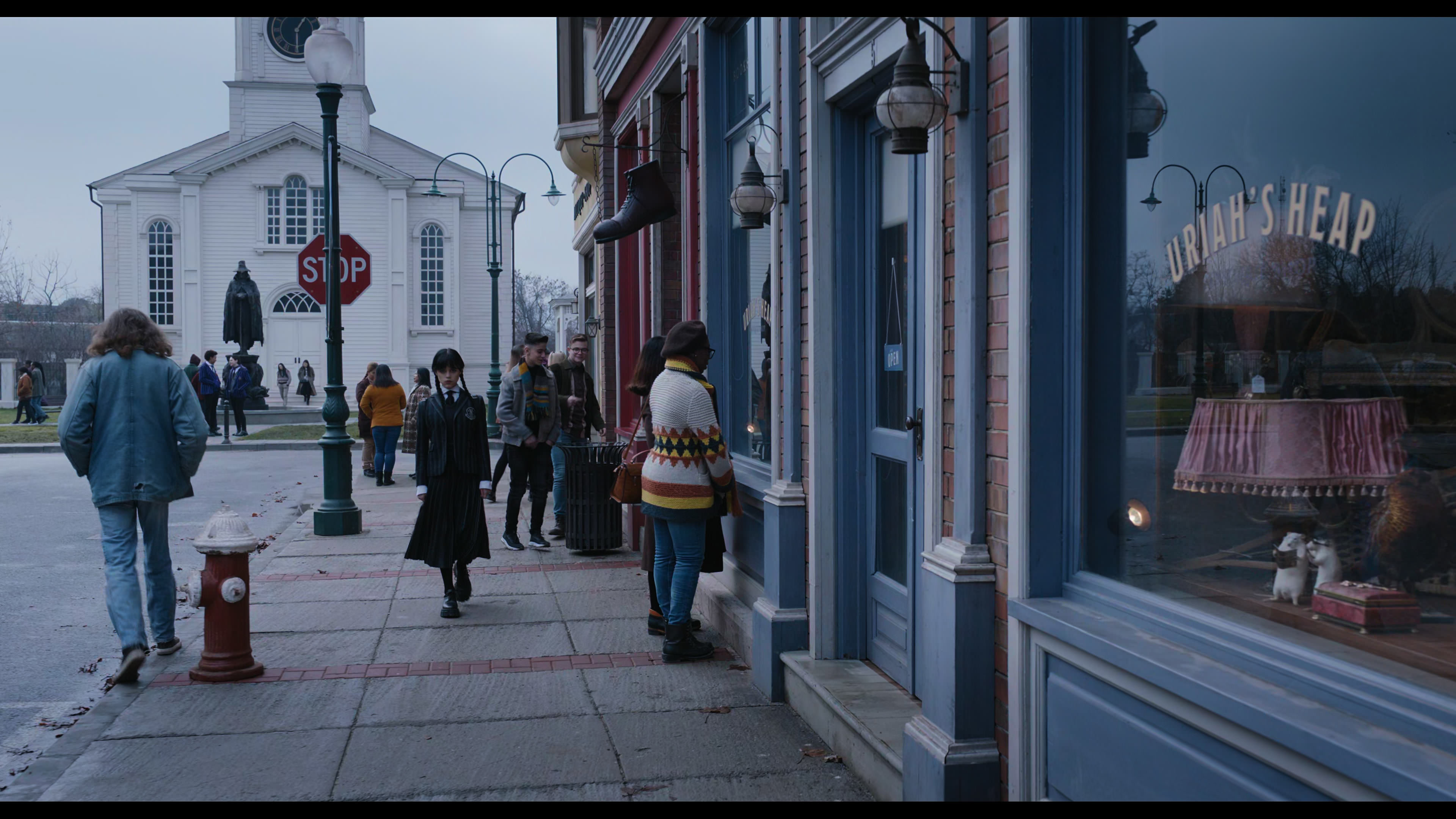 Wednesday S01E04 “Woe What a Night” screencap 1557