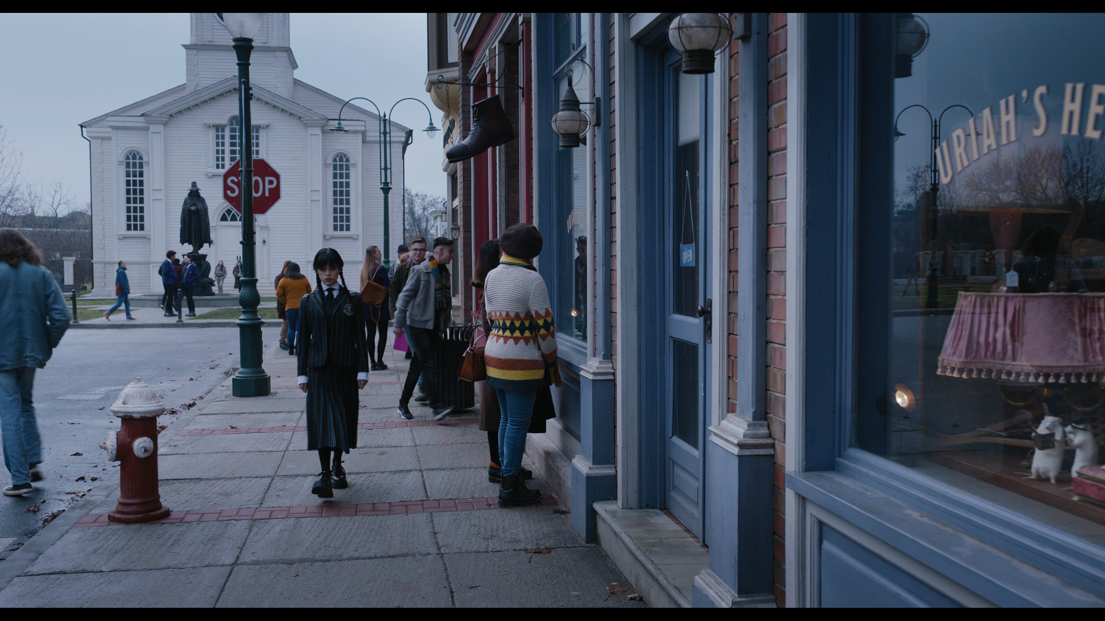 Wednesday S01E04 “Woe What a Night” HD screenshot 1559