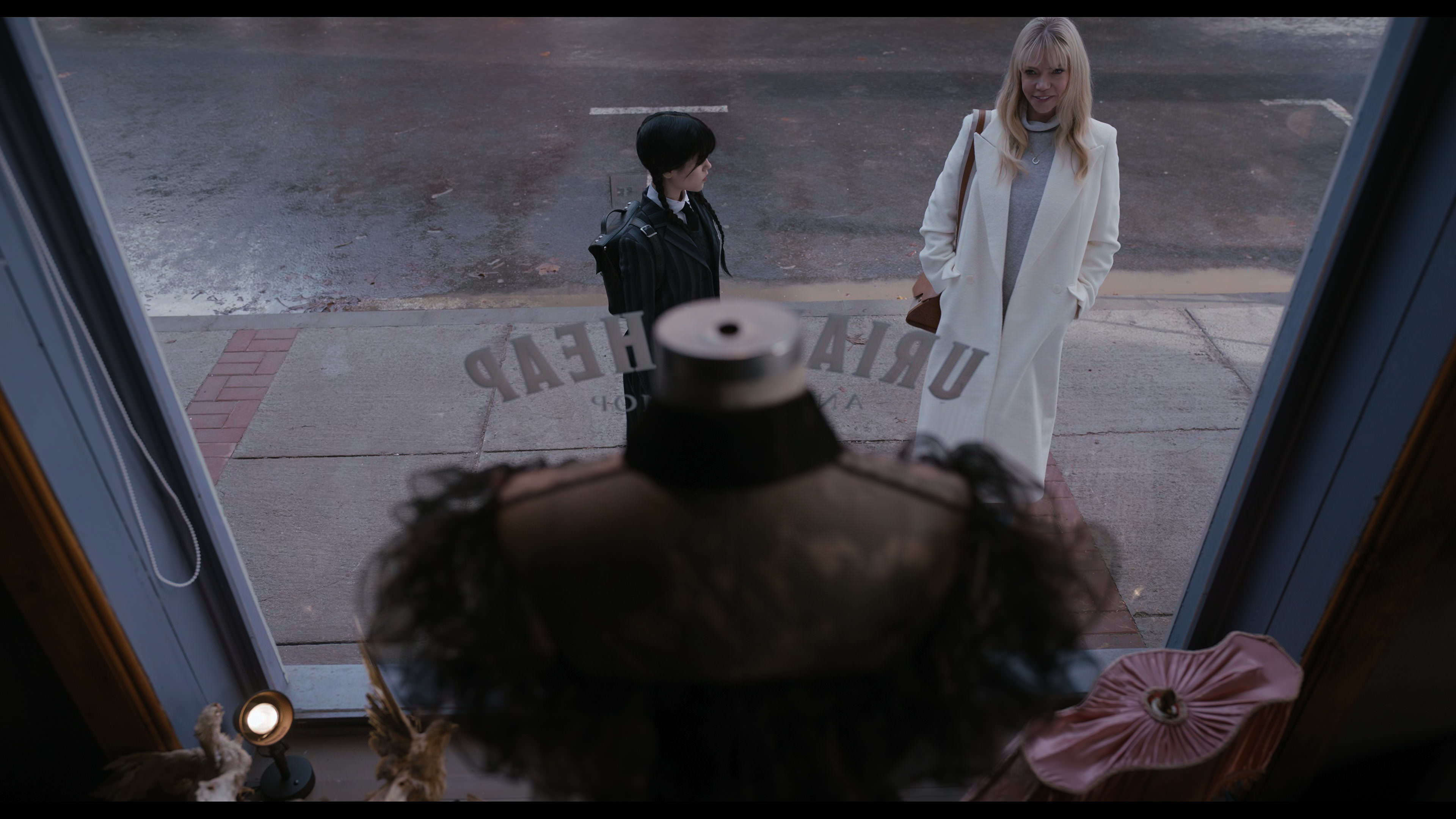 Wednesday S01E04 “Woe What a Night” screencap 1599