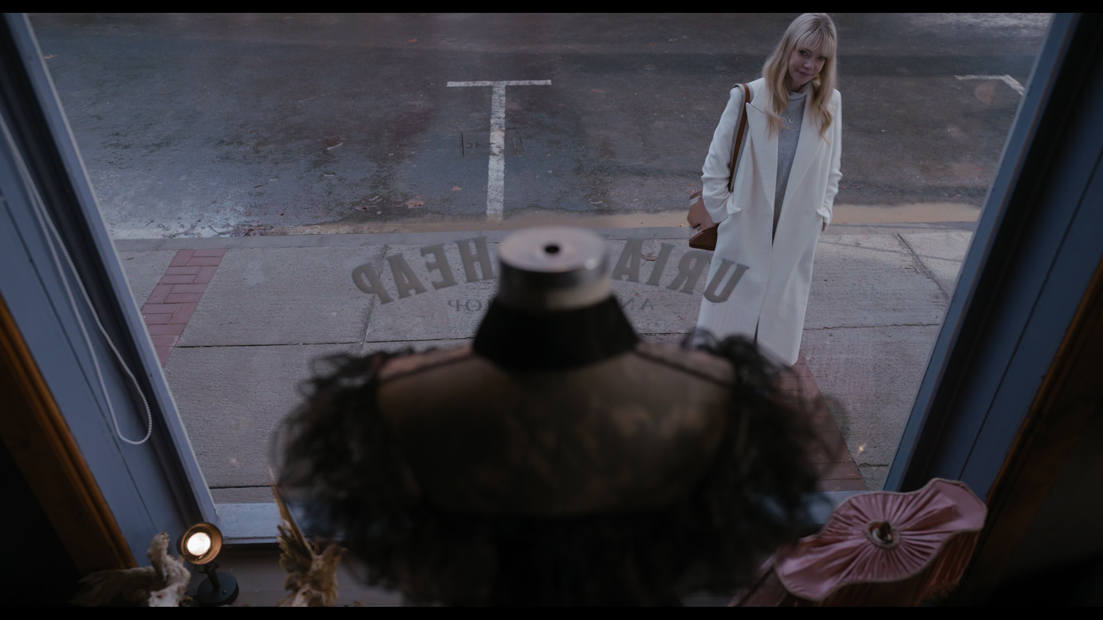 Wednesday S01E04 “Woe What a Night” screencap 1665