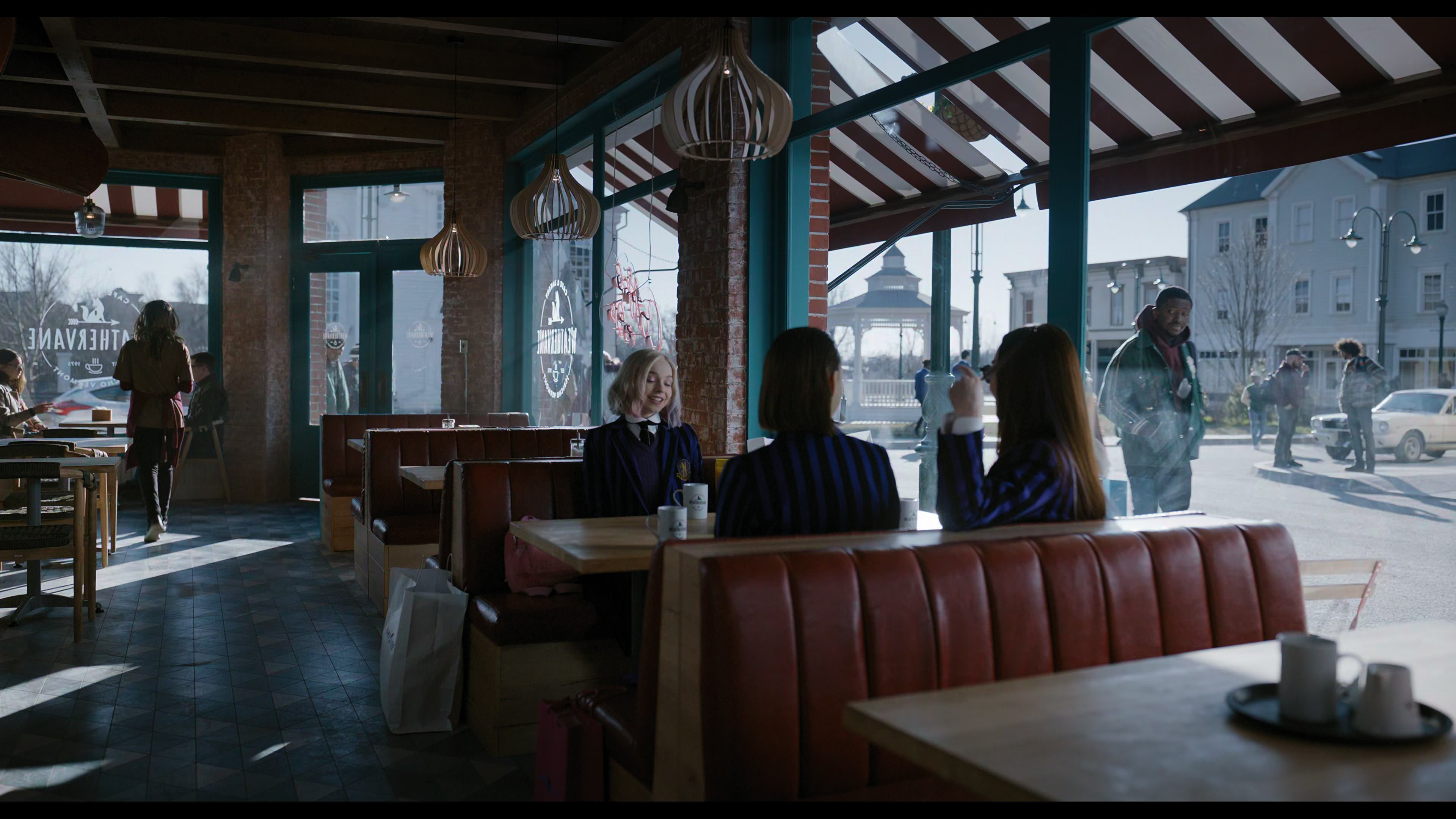 Wednesday S01E04 “Woe What a Night” HD screenshot 1847