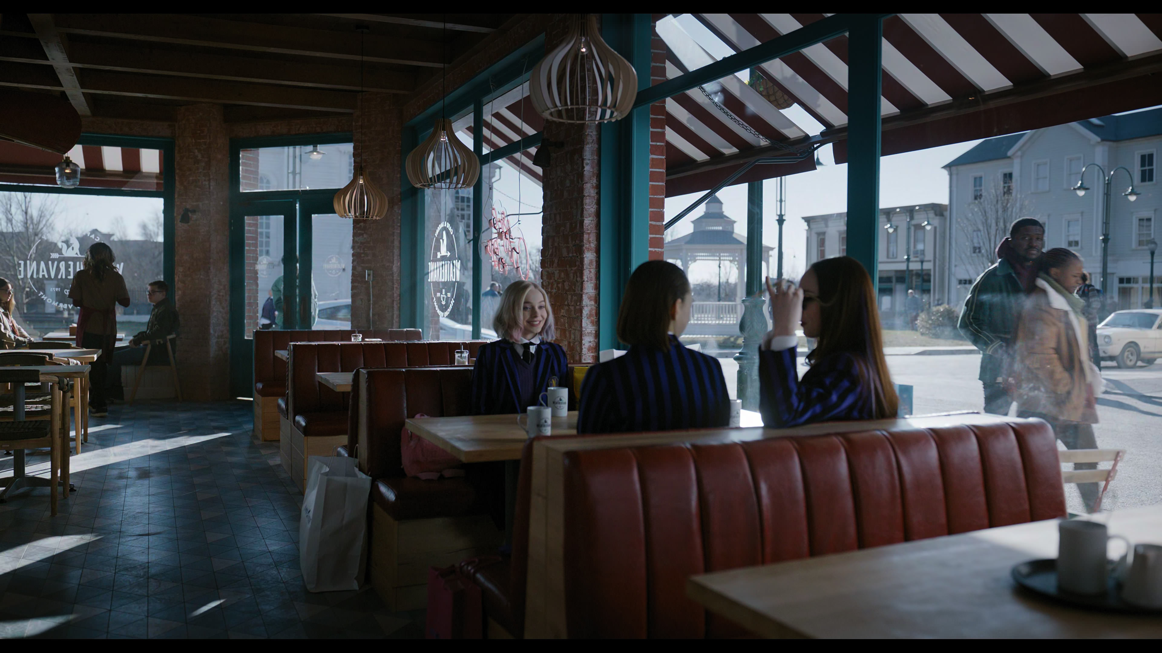Wednesday S01E04 “Woe What a Night” HD screenshot 1850