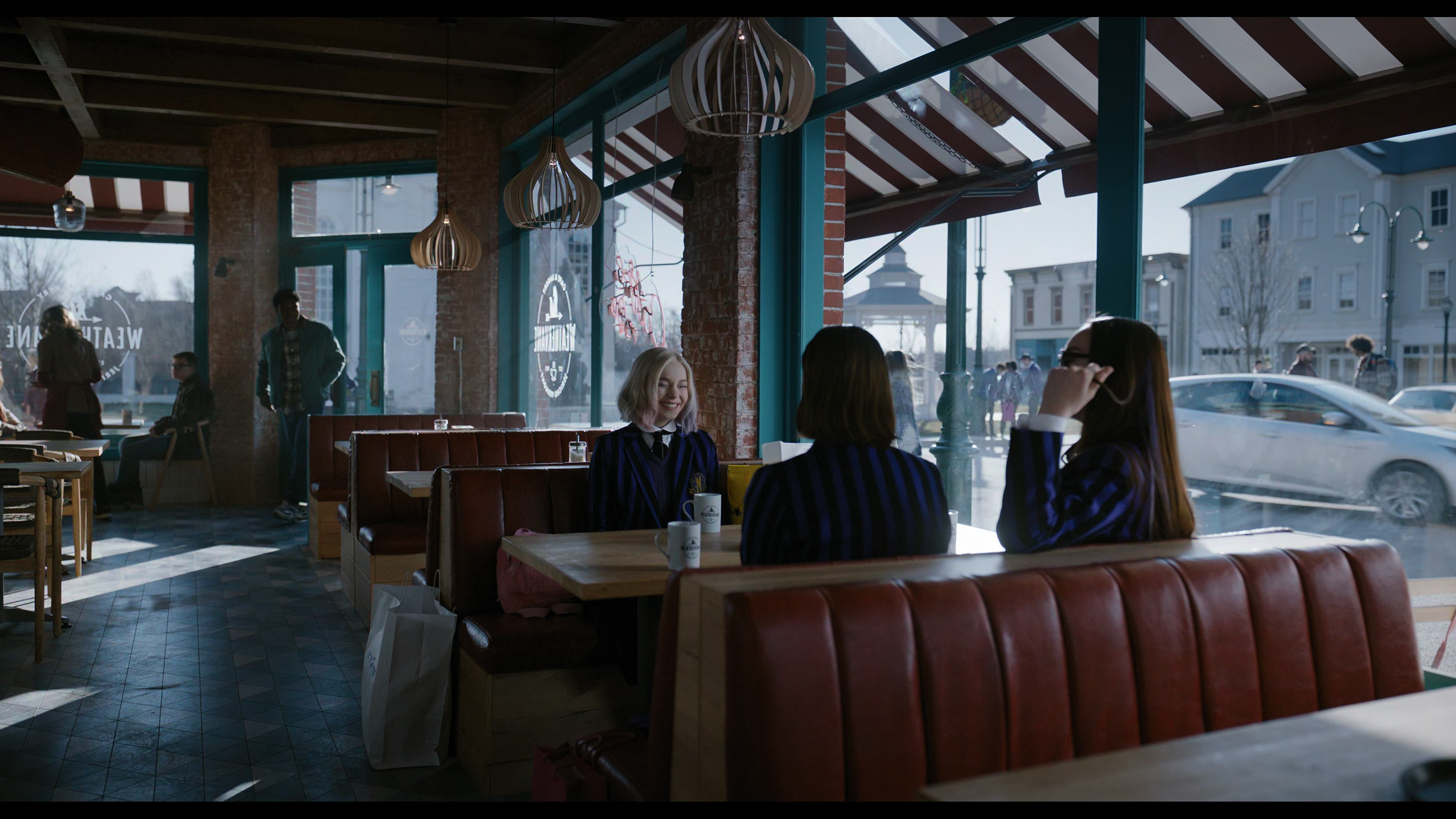 Wednesday S01E04 “Woe What a Night” screencap 1857