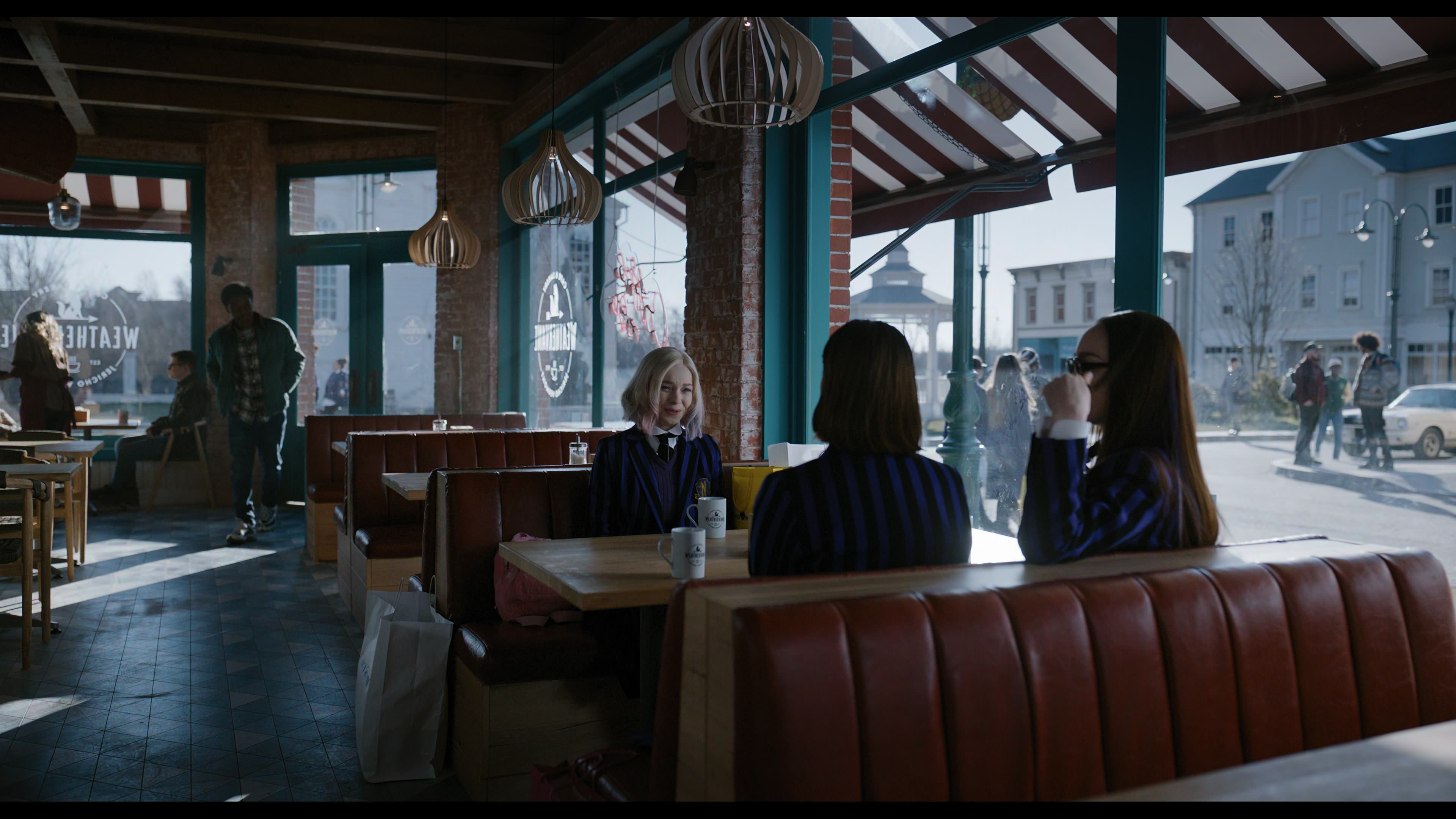 Wednesday S01E04 “Woe What a Night” screencap 1860