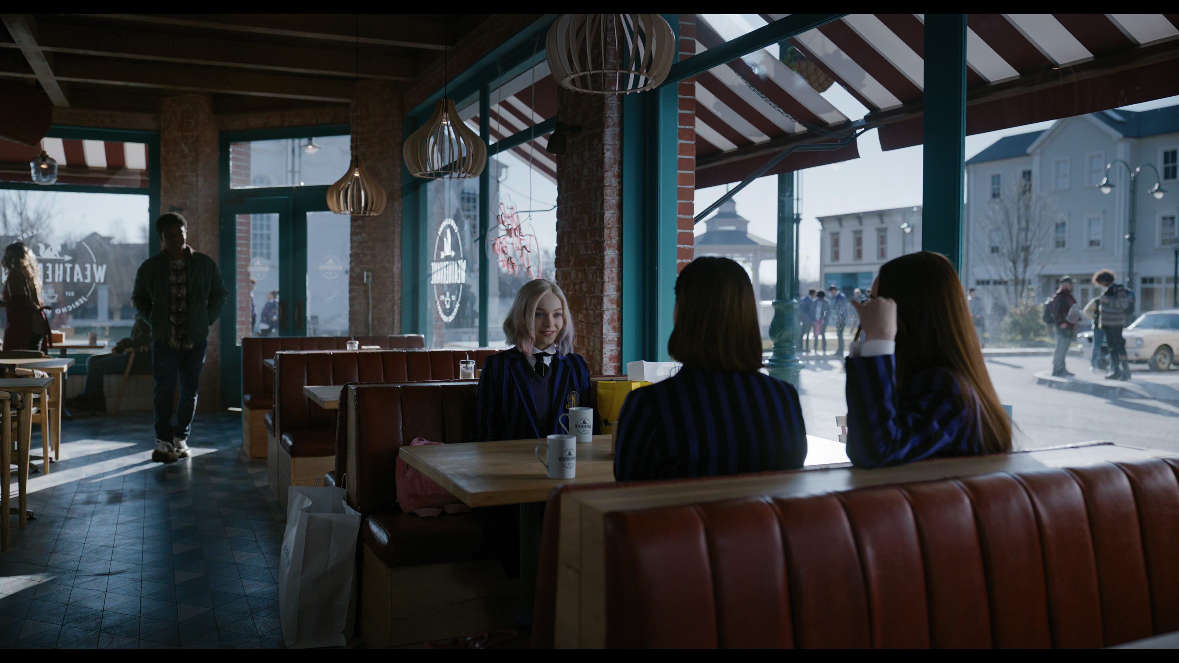 Wednesday S01E04 “Woe What a Night” screencap 1863