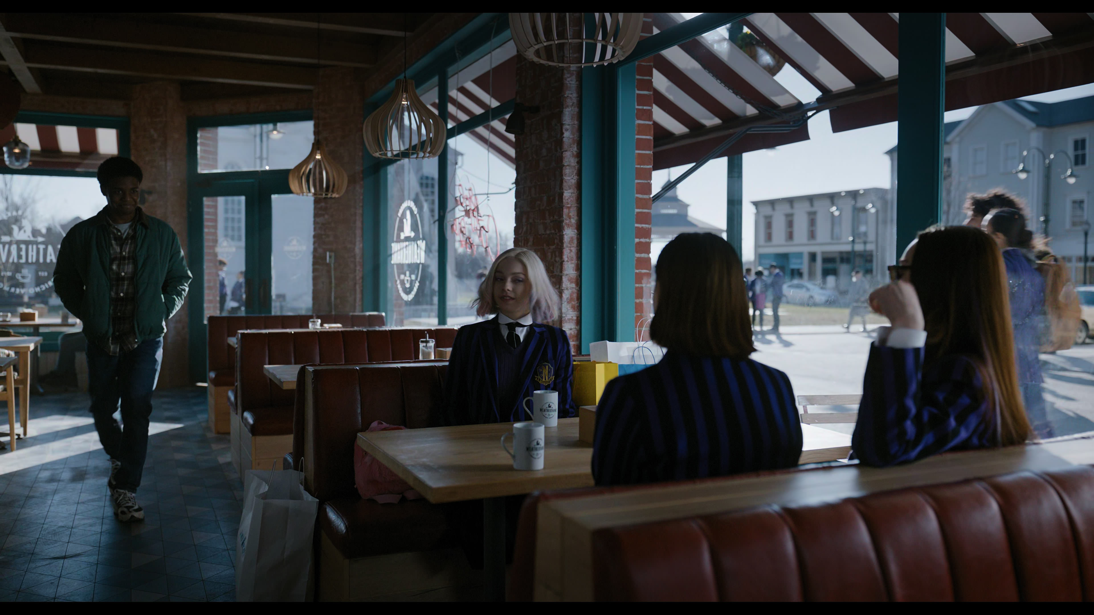 Wednesday S01E04 “Woe What a Night” screencap 1869