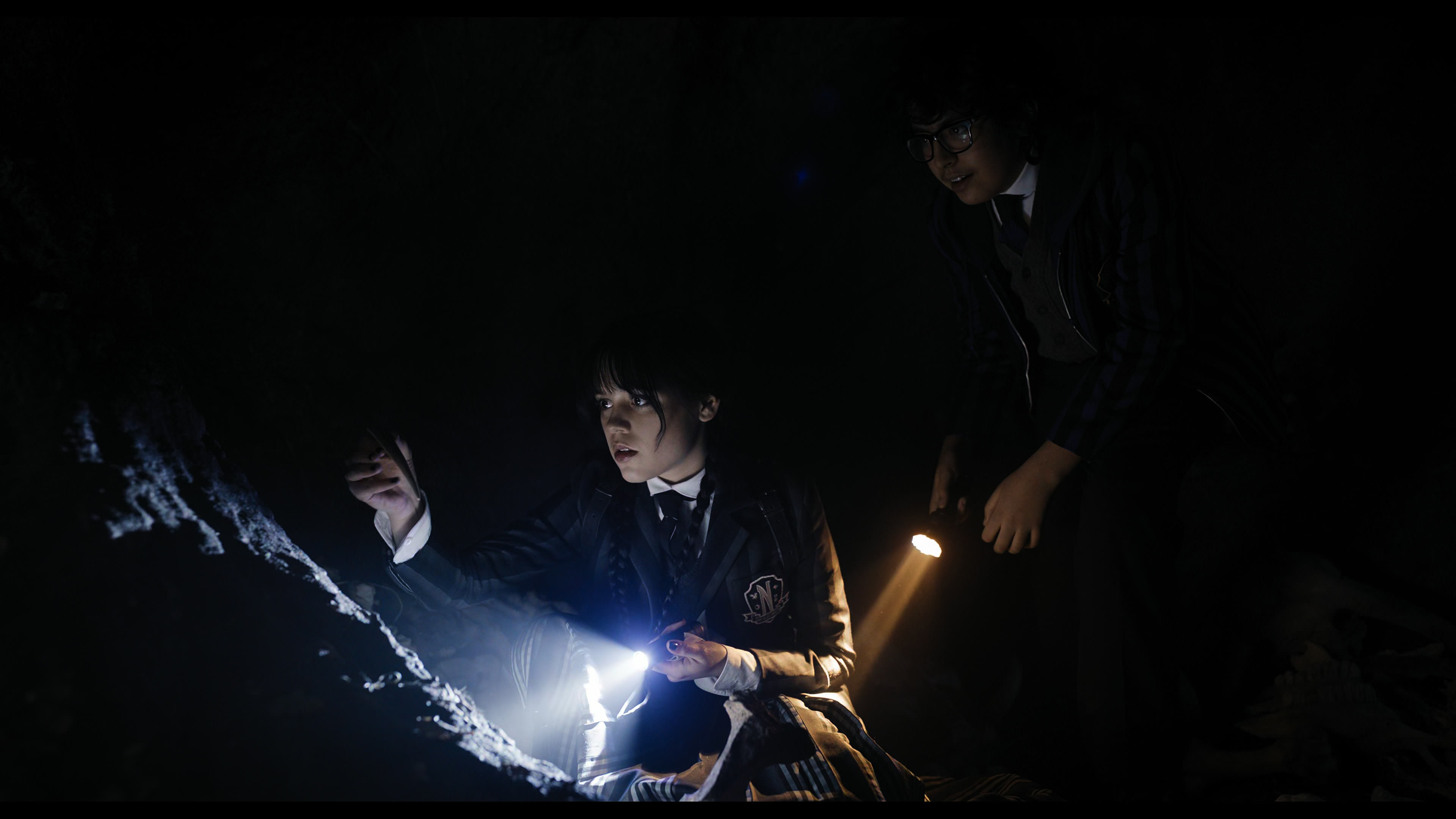 Wednesday S01E04 “Woe What a Night” screencap 2706