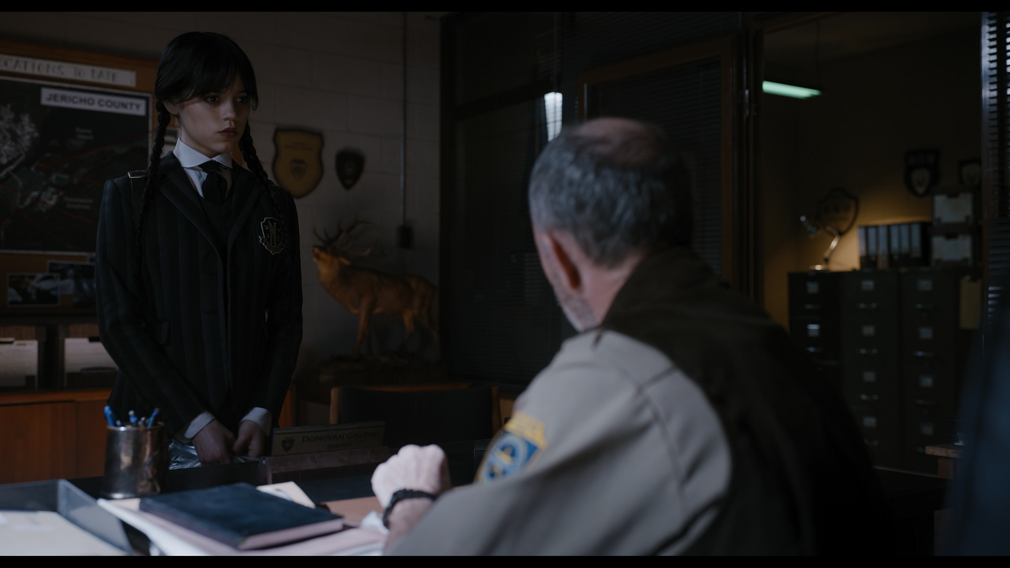 Wednesday S01E04 “Woe What a Night” screencap 3108