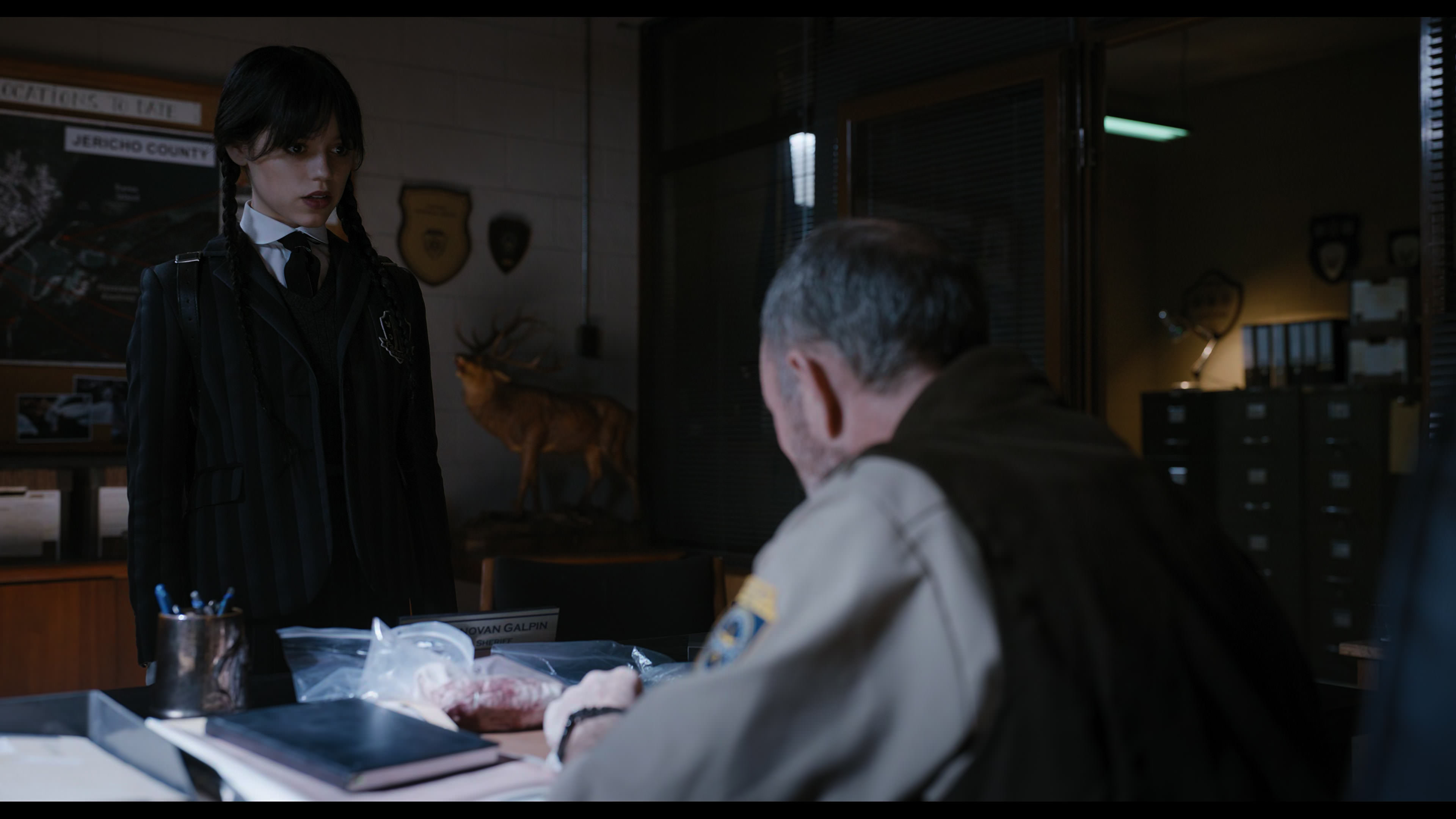 Wednesday S01E04 “Woe What a Night” screencap 3123