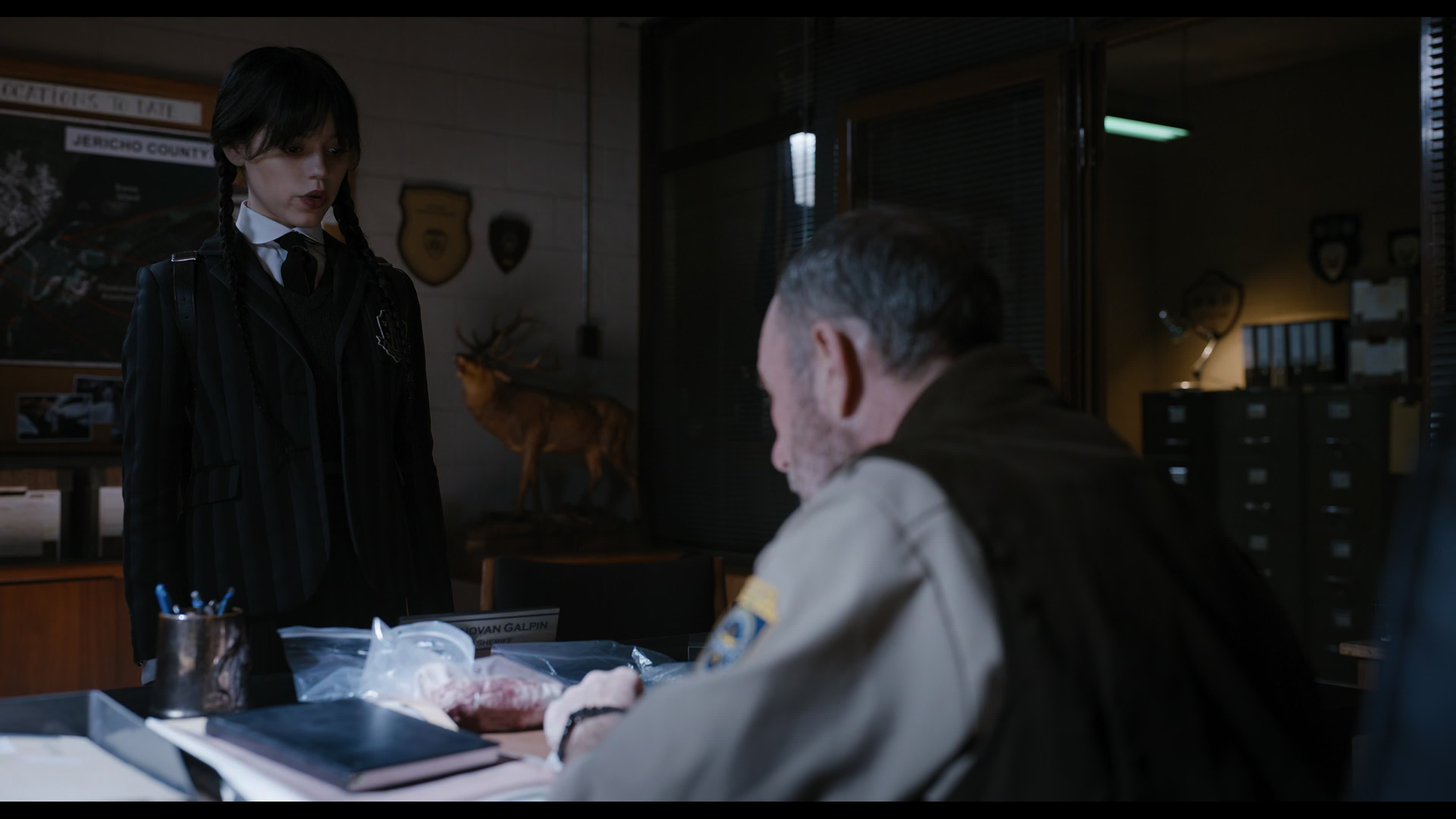 Wednesday S01E04 “Woe What a Night” screencap 3132