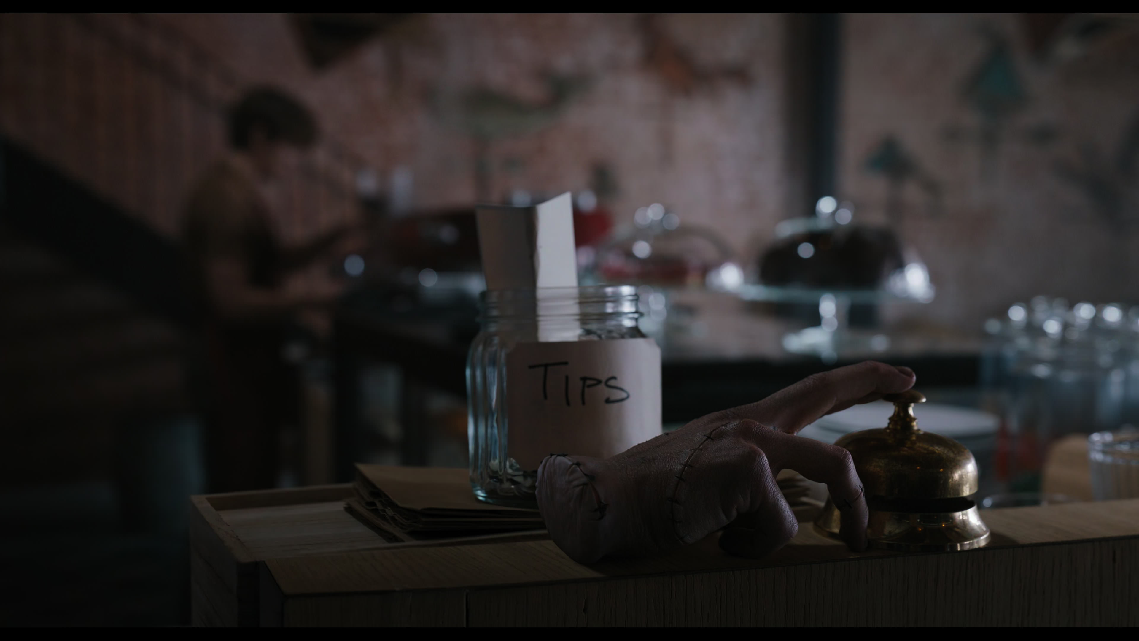Wednesday S01E04 “Woe What a Night” screencap 3372
