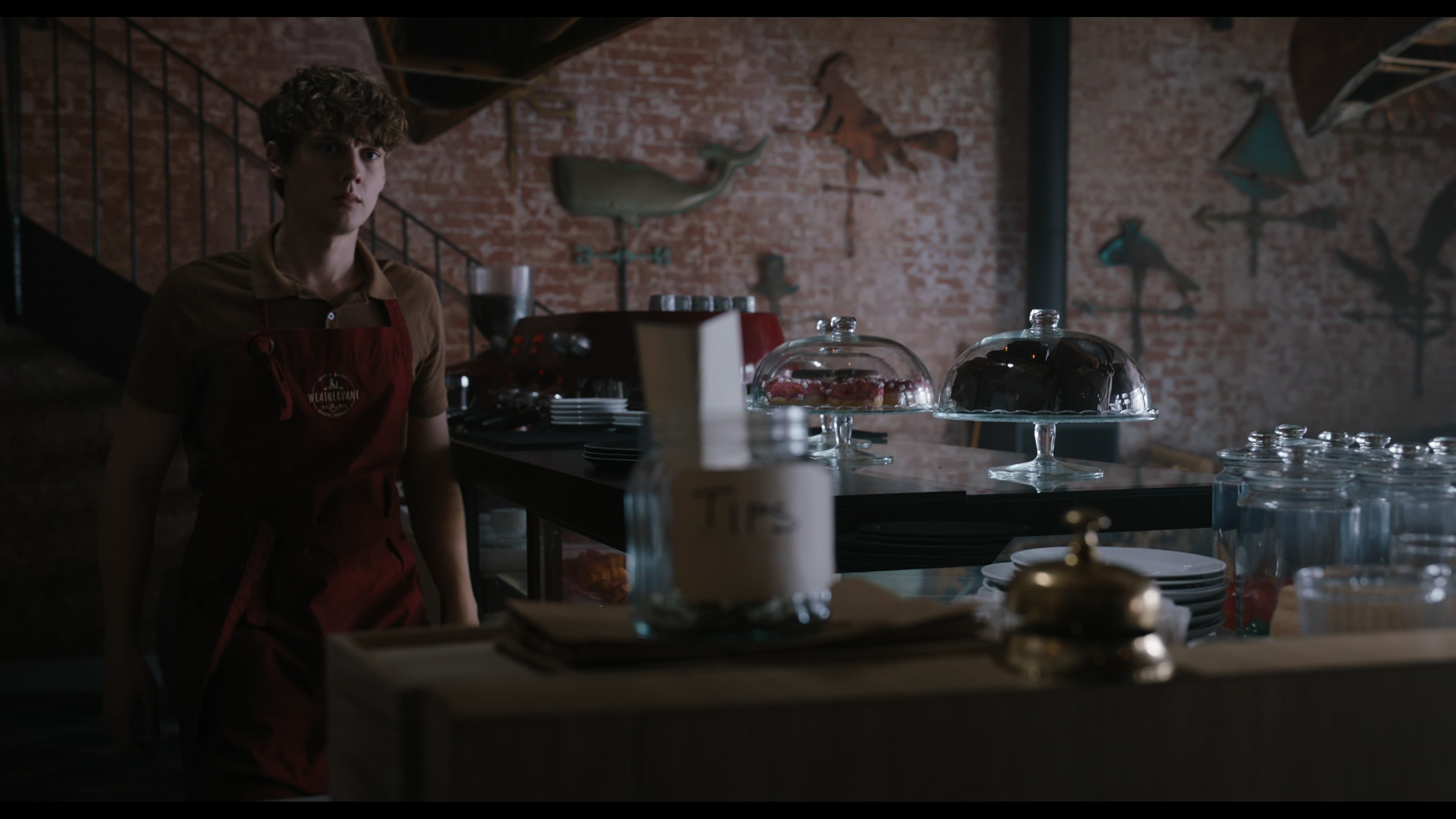 Wednesday S01E04 “Woe What a Night” screencap 3387