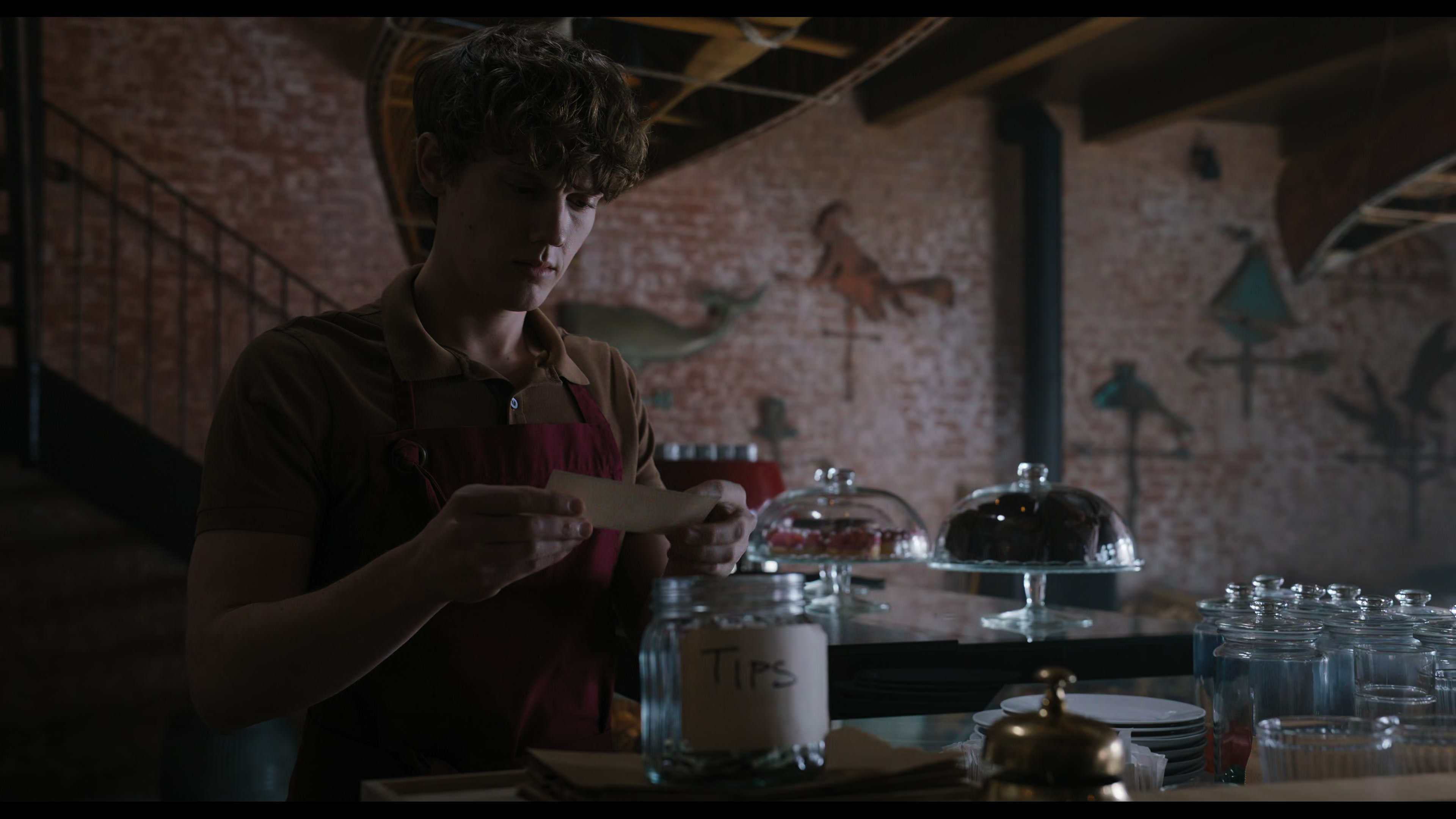 Wednesday S01E04 “Woe What a Night” screencap 3393