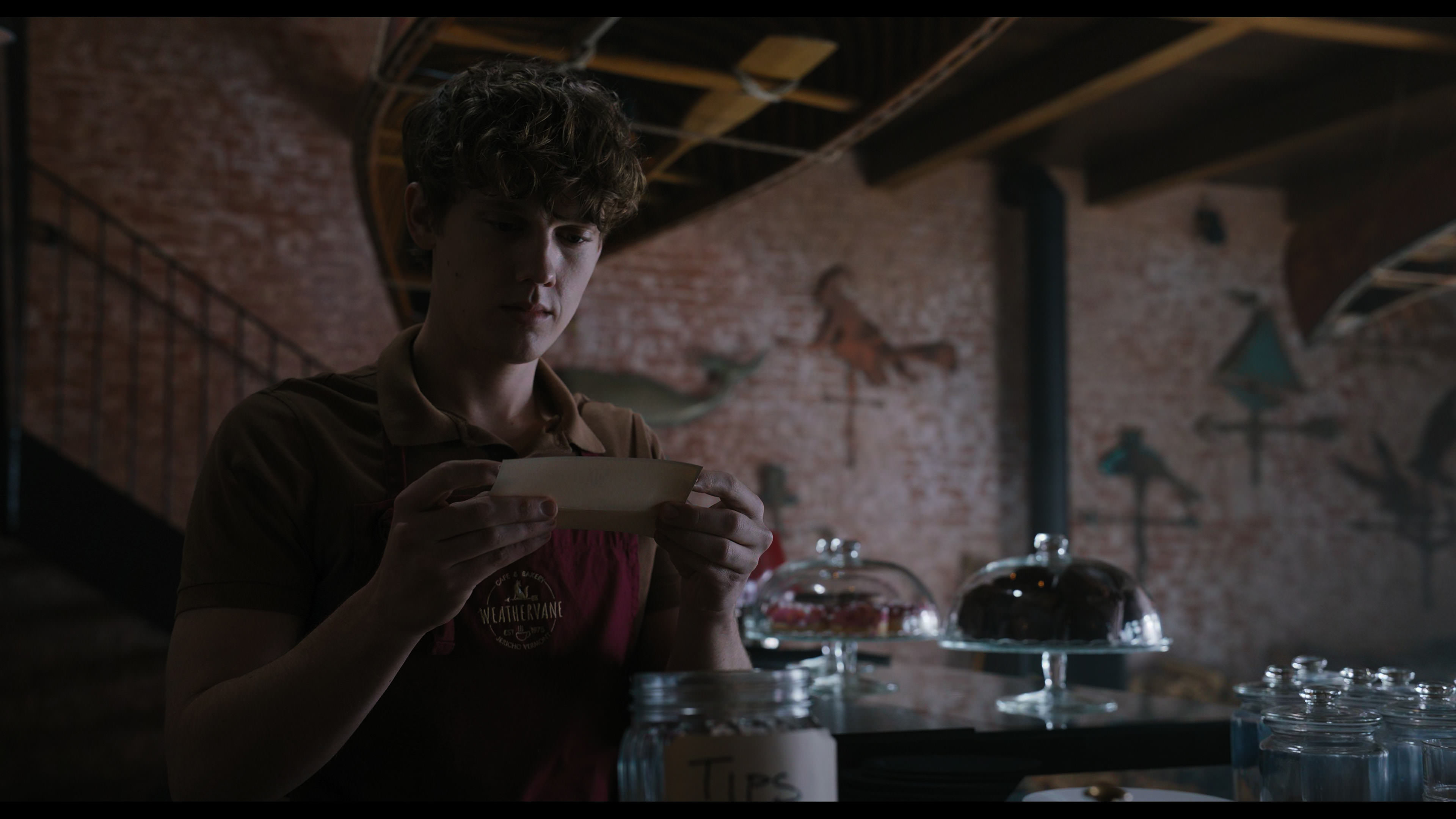 Wednesday S01E04 “Woe What a Night” screencap 3399
