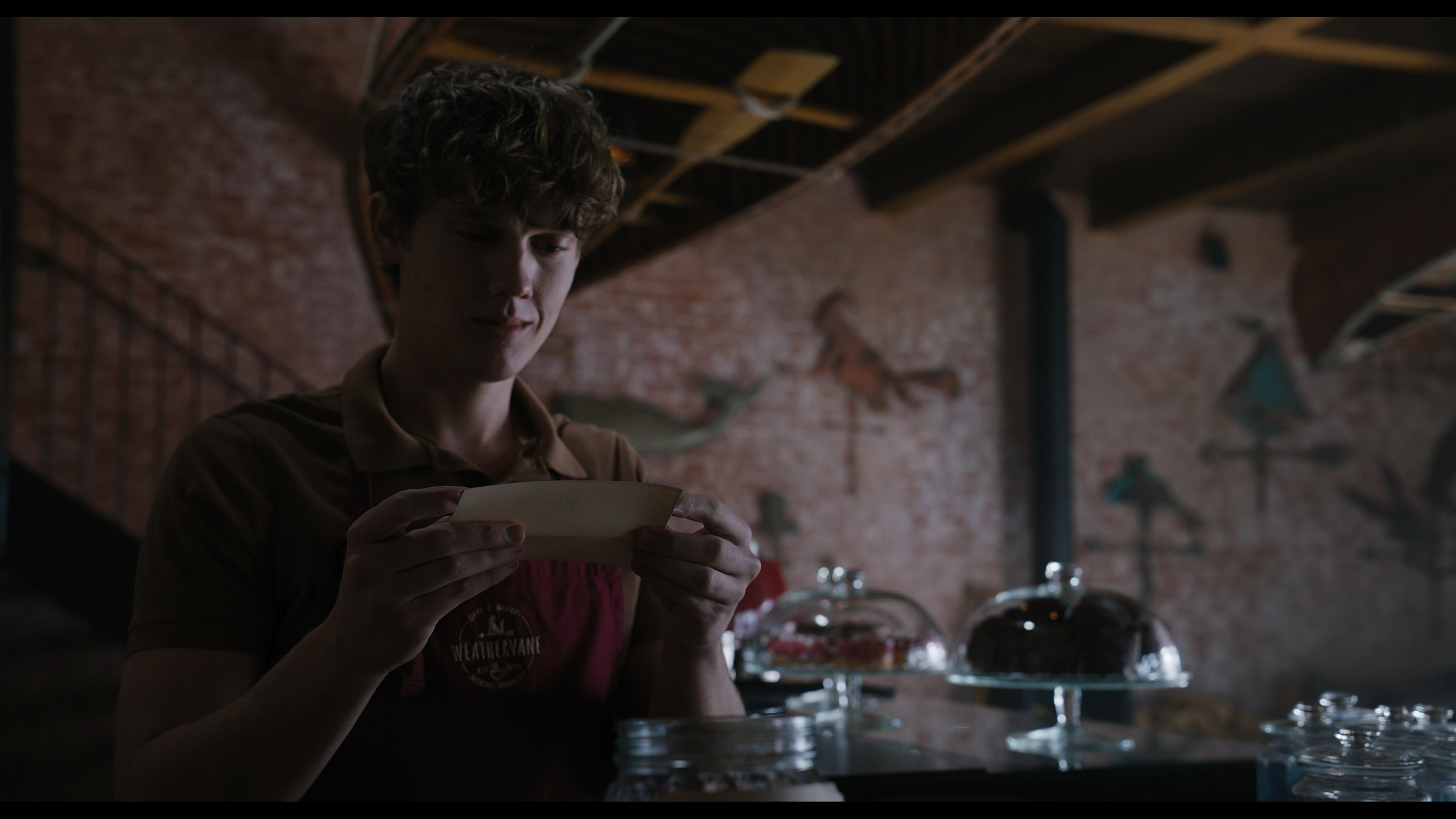 Wednesday S01E04 “Woe What a Night” screencap 3405