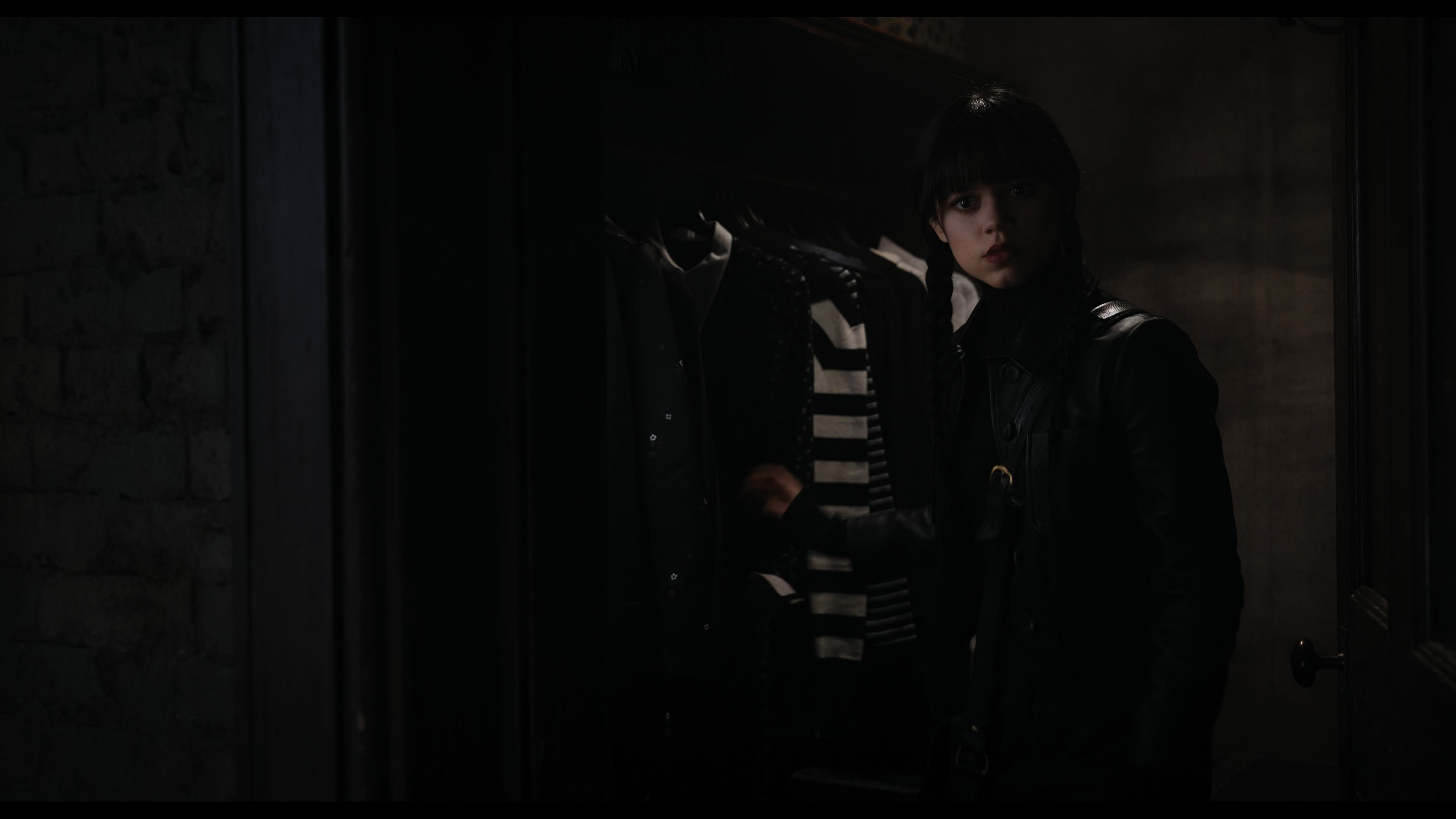 Wednesday S01E04 “Woe What a Night” screencap 3771