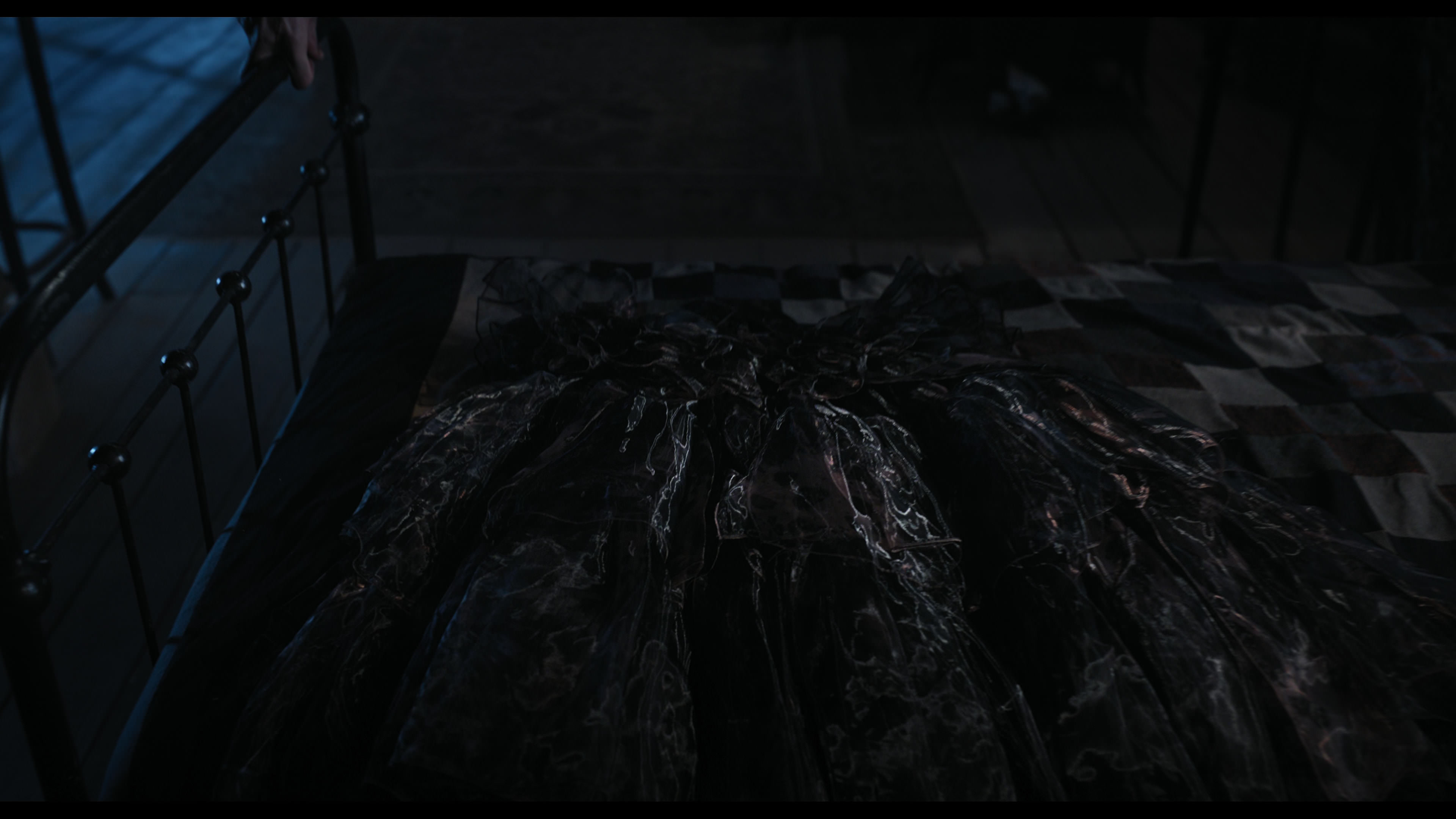 Wednesday S01E04 “Woe What a Night” HD screenshot 3779