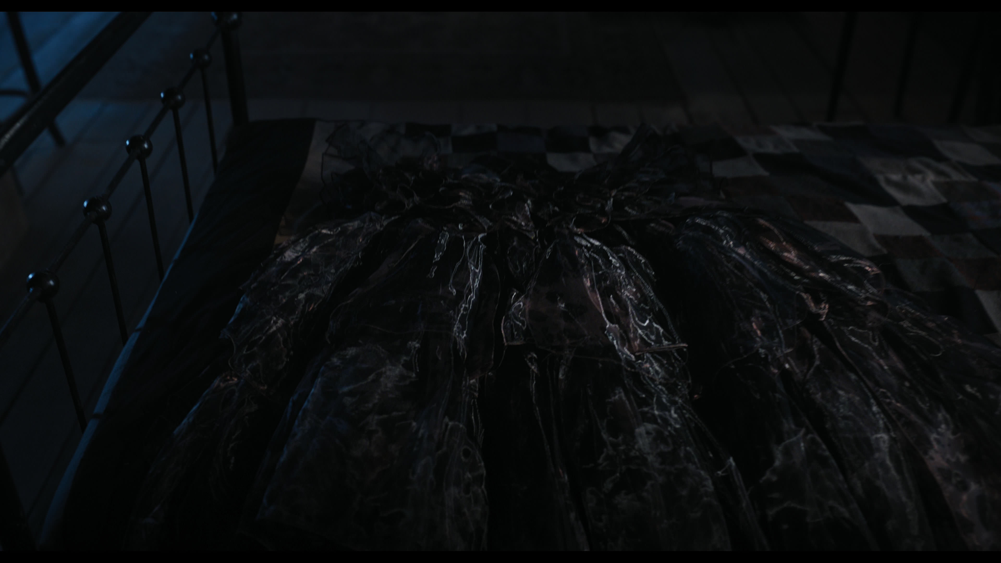 Wednesday S01E04 “Woe What a Night” screencap 3780
