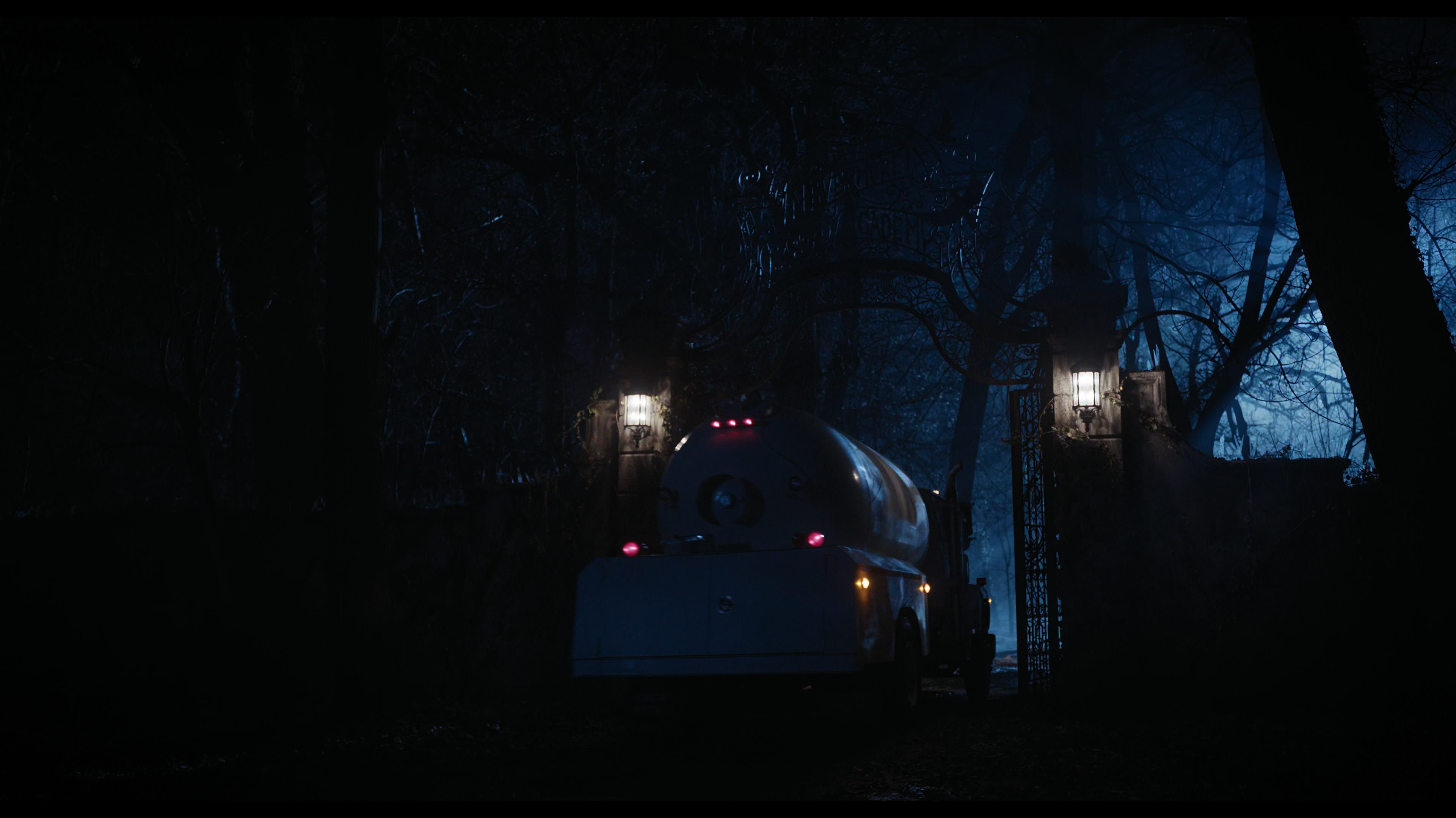 Wednesday S01E04 “Woe What a Night” HD screenshot 4940