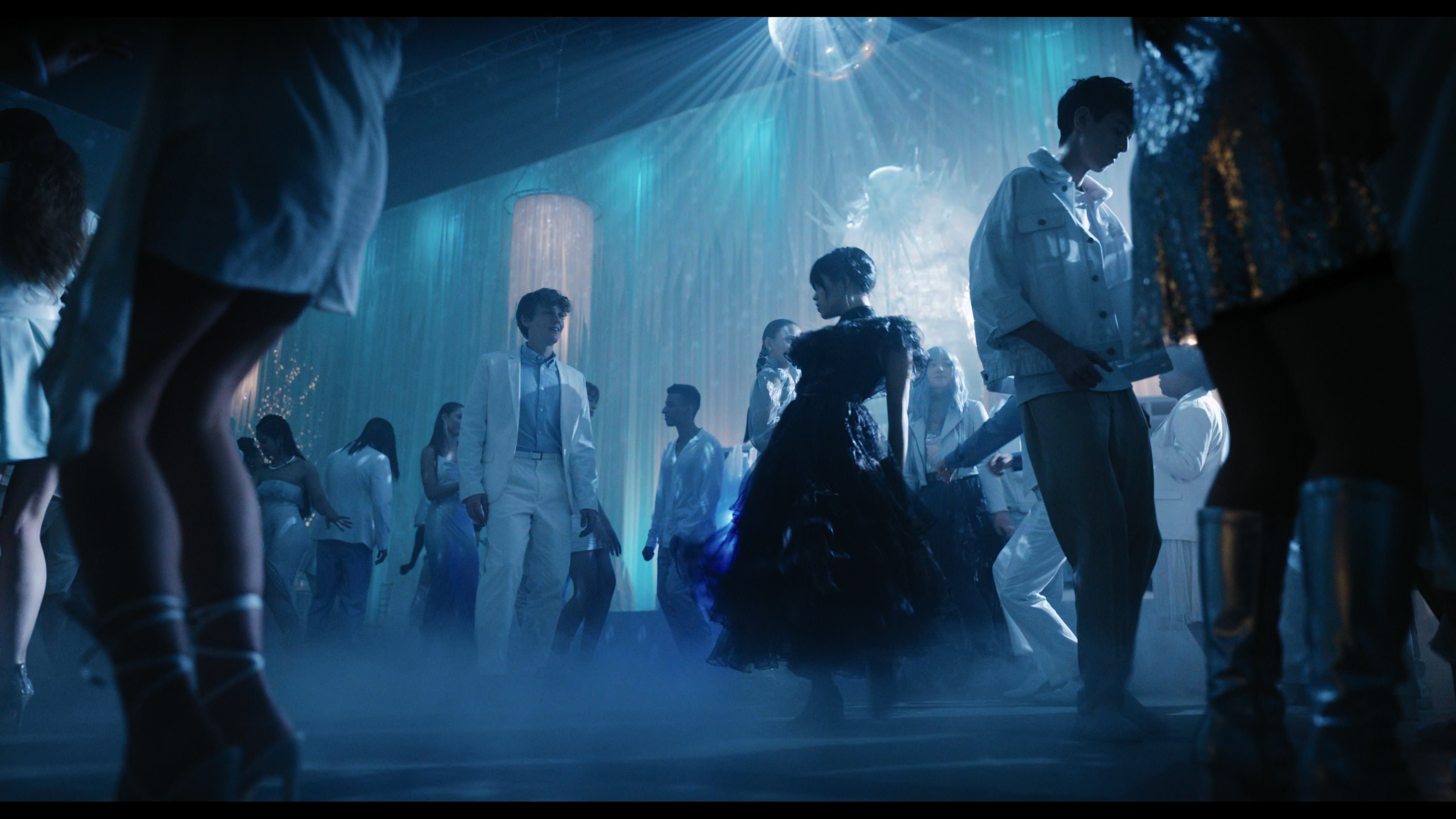 Wednesday S01E04 “Woe What a Night” HD screenshot 5042