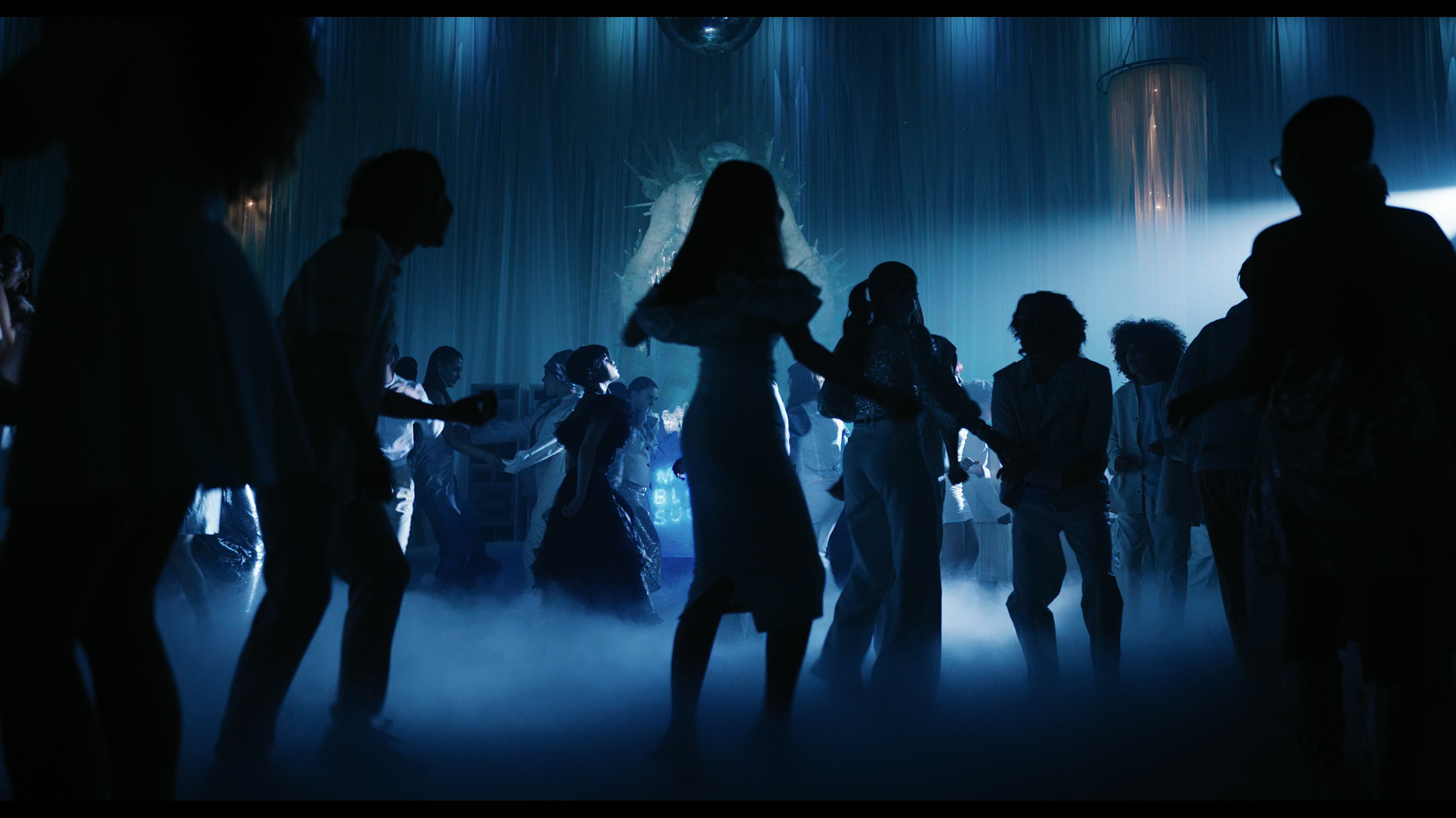 Wednesday S01E04 “Woe What a Night” screencap 5280